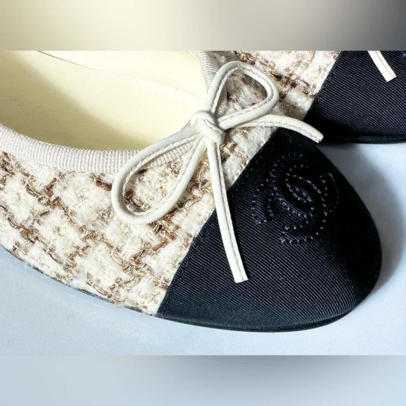 CHANEL 2025K ECRU BEIGE GOLD TWEED BALLET FLATS SIZE 39. New box dust bags - Picture 14 of 16